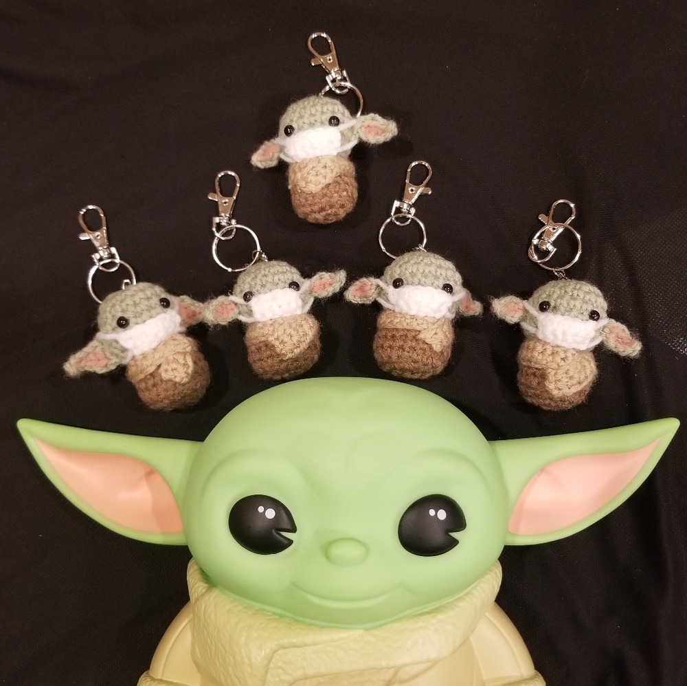 Baby Alien Keychain - Picture 2 of 10